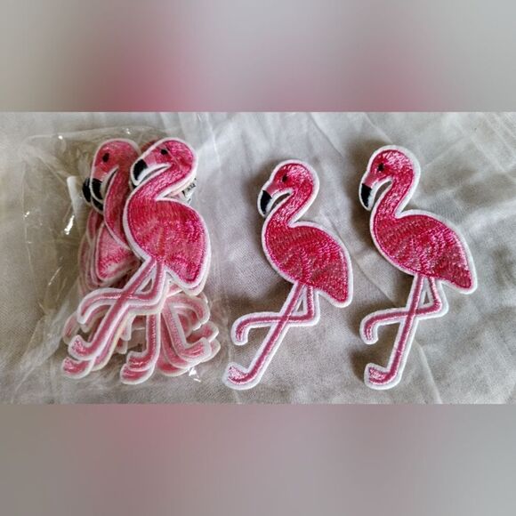 LOT OF 5 BEAUTIFUL PINK FLAMINGO IRON ON PATCHES  free shipping - Picture 1 of 2